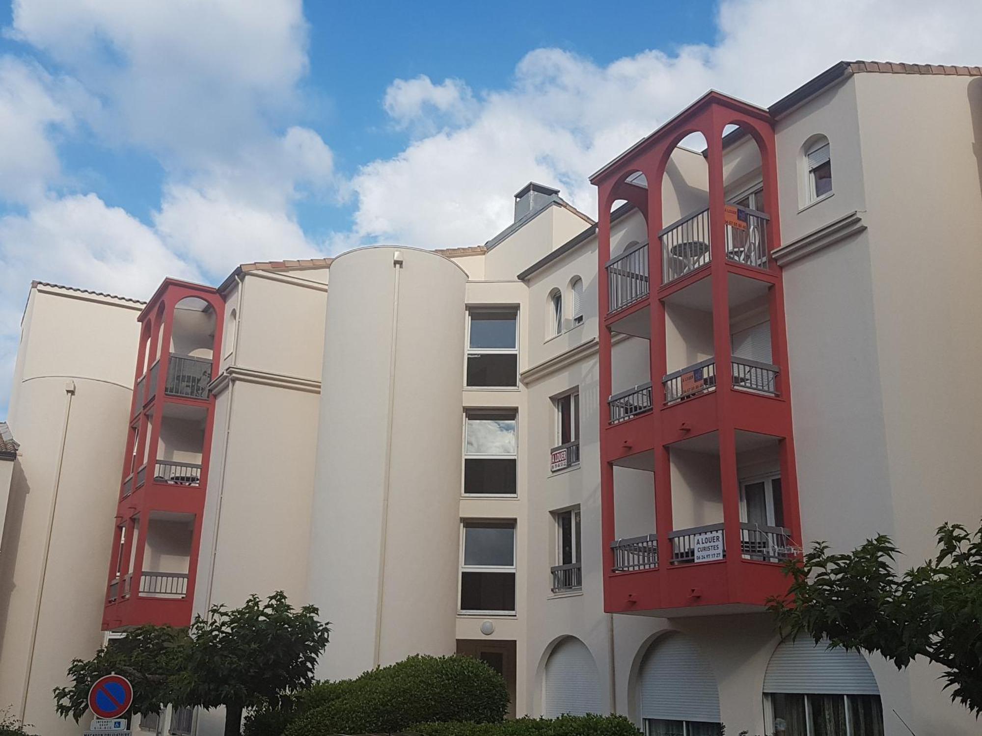 Studio Renove Avec Balcon, Animaux Acceptes, Wifi, A 650M Des Thermes - Fr-1-451-92 Lamalou-les-Bains Eksteriør billede